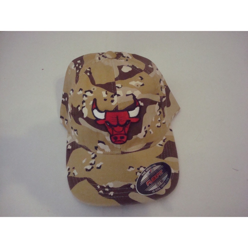 CHICAGO BULLS CAMO 00S Y2K HAT CAP VINTAGE DEADSTOCK C1